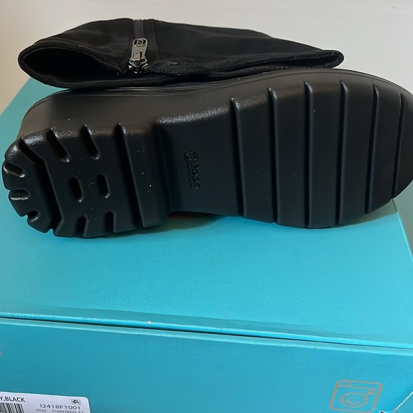 Bzees Brandy boot size 7W black - Picture 4 of 5